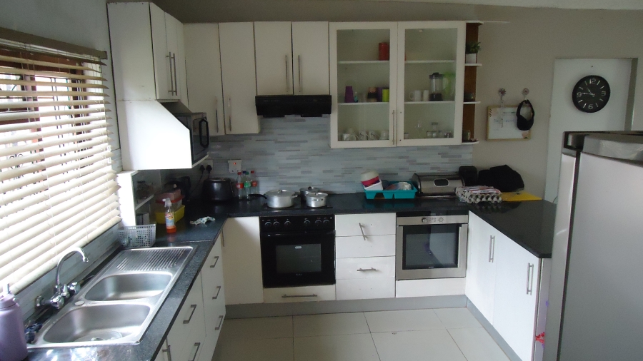 4 Bedroom Property for Sale in Cloetesville Western Cape